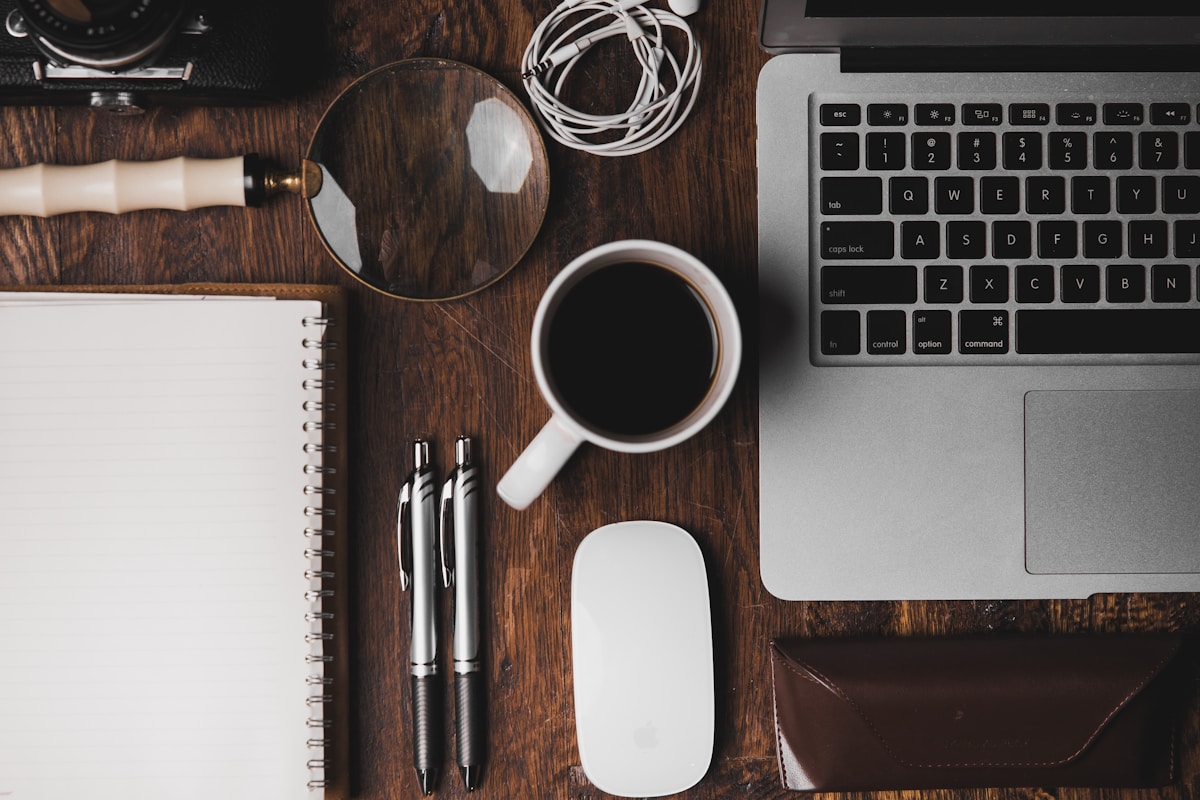 From Side Hustle to Full-Time: When to Quit Your Job for Content Creation